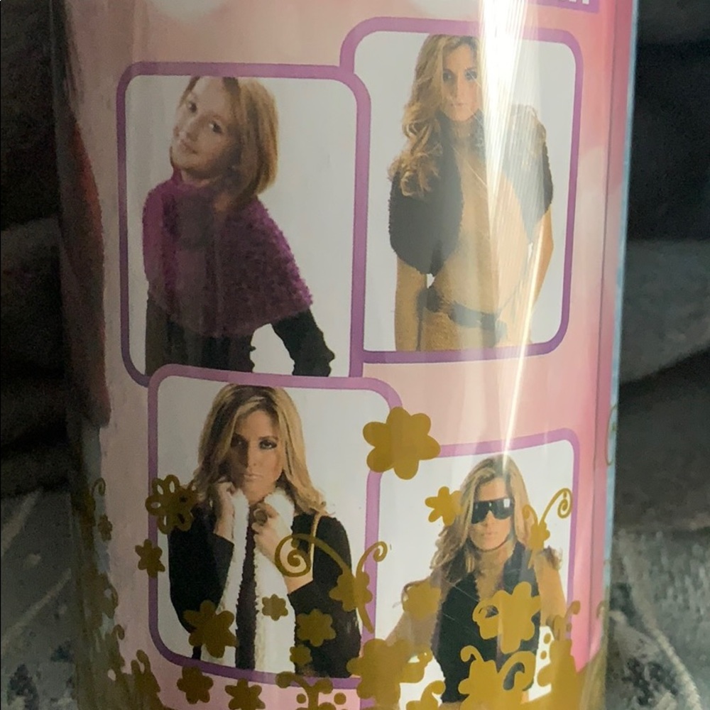 NWT Amazing Scarf - Picture 3 of 4